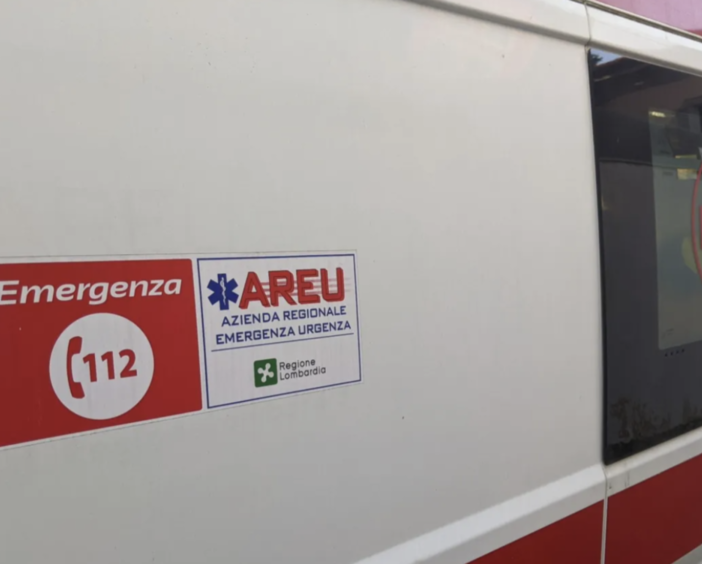Limbiate: suv si schianta alla rotonda, si ribalta e prende fuoco. Morto uno dei tre occupanti, un 22enne