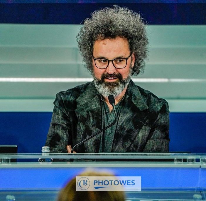 75° Festival, Cristicchi porta a Sanremo la sua lotta di Davide contro i Golia della musica: “La poesia non deve basarsi sui numeri”