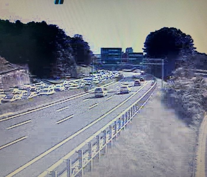 La coda sull'autostrada a Sesto Calende (immagini della webcam di Autostrade per l'Italia)