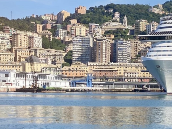 Varesina esce di casa in auto e si perde: ritrovata in centro a Genova