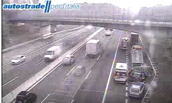 Incidente in Autolaghi: una donna soccorsa e code in direzione Milano