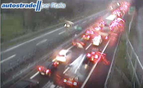 Le auto in coda viste dalle telecamere di Autostrade per l'Italia