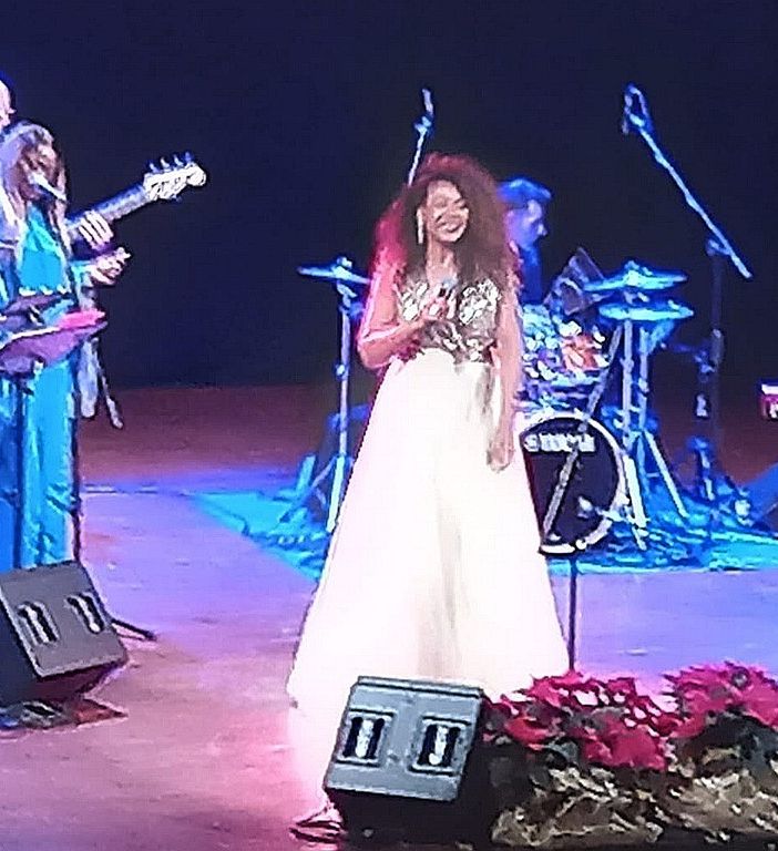Mede, la guest star Sherrita Duran emoziona il pubblico del Teatro Besostri