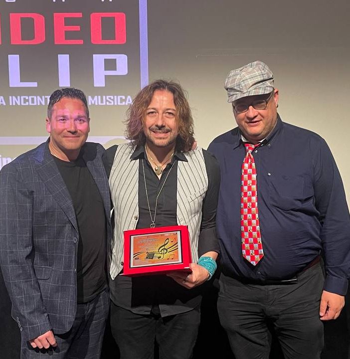 Musica, Simone Tomassini vince il Premio Roma Videoclip: il cinema incontra la musica