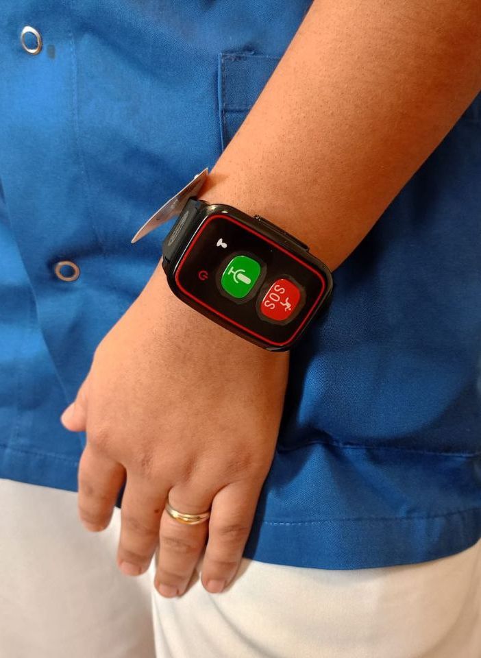 Vigevano, all'ospedale Civile arriva lo smartwatch anti-aggressione per il personale sanitario. E' il primo nosocomio in Lombardia a sperimentarlo