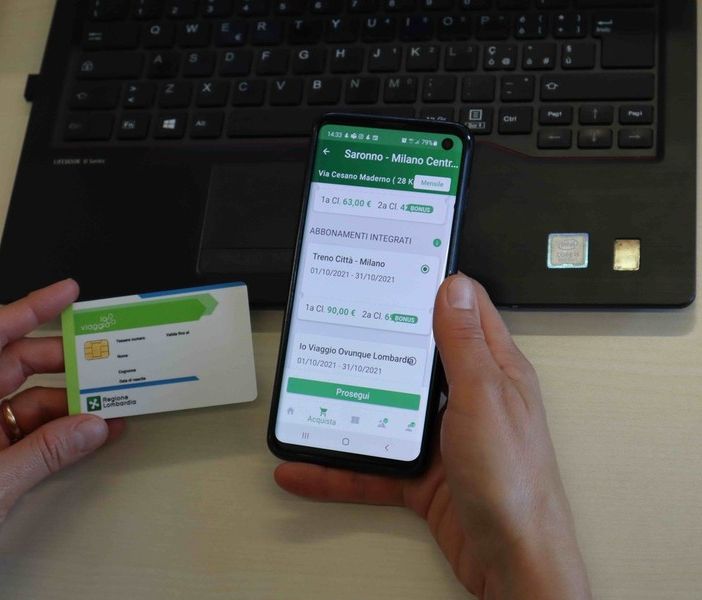 Trenord: addio alla carta. Biglietto solo elettronico e digitale