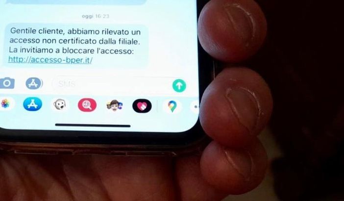 Il messaggio della banca: «Accesso non autorizzato al vostro conto». Raffica di tentativi di truffe anche in provincia di Pavia