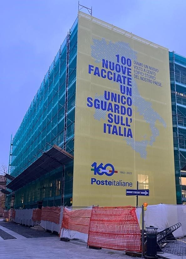 Poste Italiane: “Cento Facciate” riveste anche il palazzo di Pavia