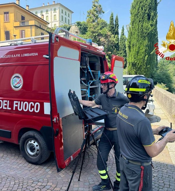 Riprese nel Milanese le ricerche dell'operaio caduto nel fiume Adda