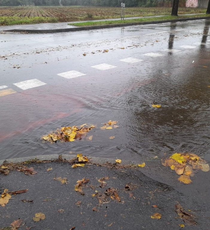 Strade sott’acqua: la pioggia mette alla prova la circolazione a Busto