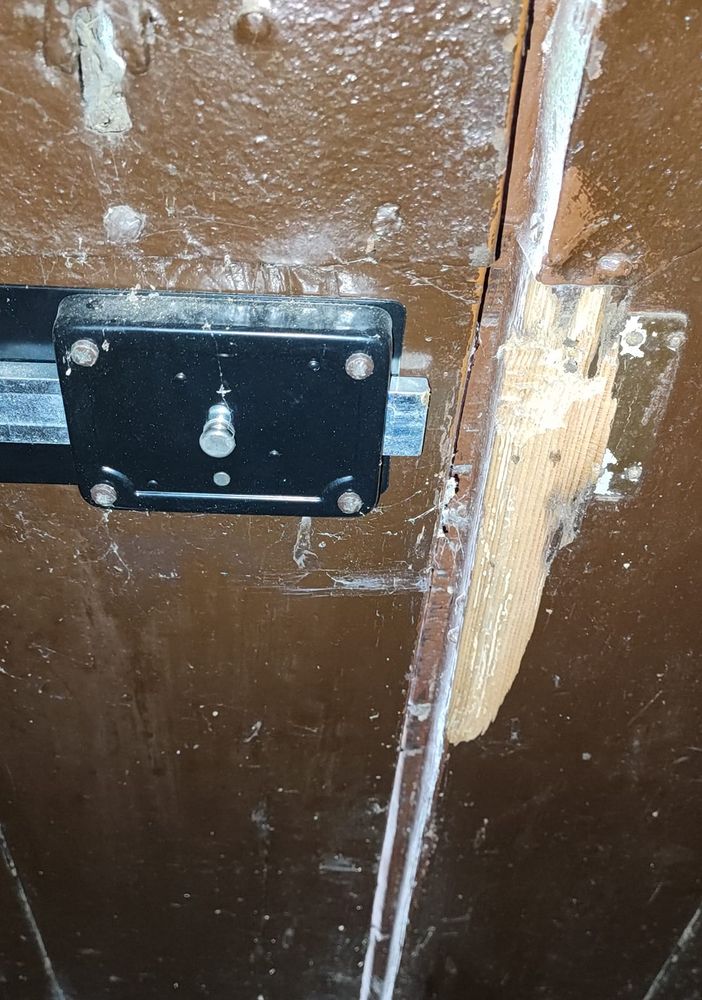 Pieve del Cairo: tentano di rubare nella chiesa di Cambiò e la vandalizzano