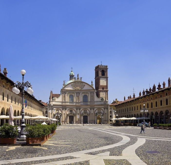 Una Giornata a Vigevano: Storia, Cultura e Cucina nell'Italia Settentrionale