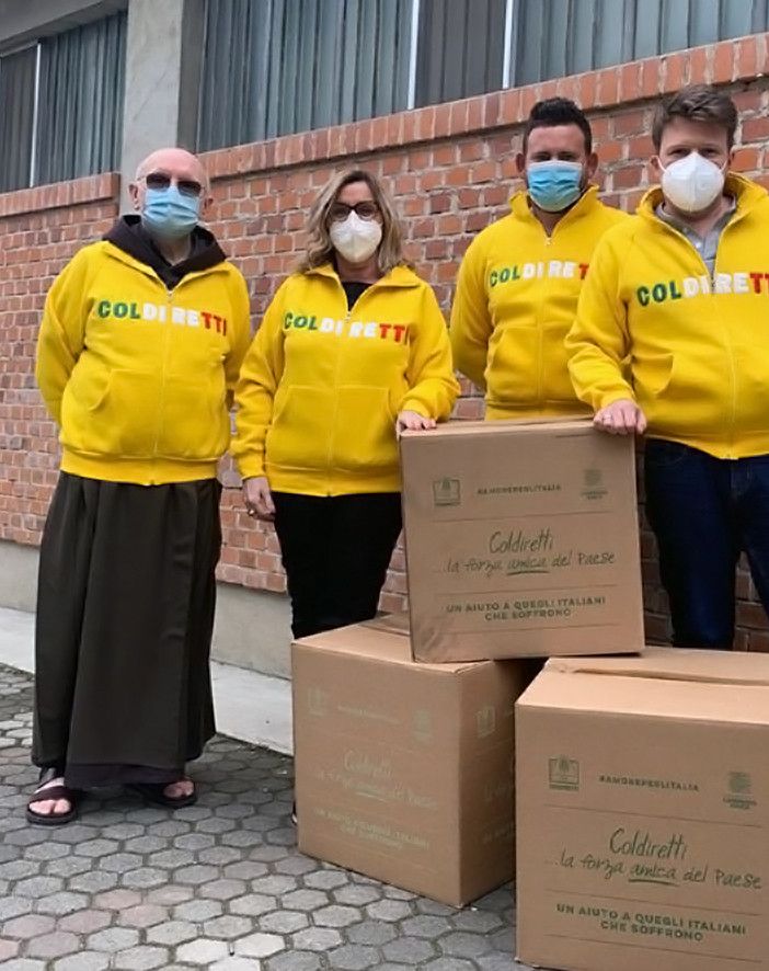 Coldiretti, i pacchi alimentari consegnati anche a Vigevano
