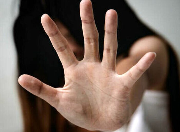 Milano, 37enne picchiava la compagna e la costringeva a prostituirsi: arrestato