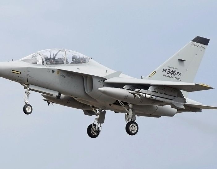Schianto jet Aermacchi, Leonardo: «Aperta commissione interna. Profondo cordoglio per la morte di un pilota»