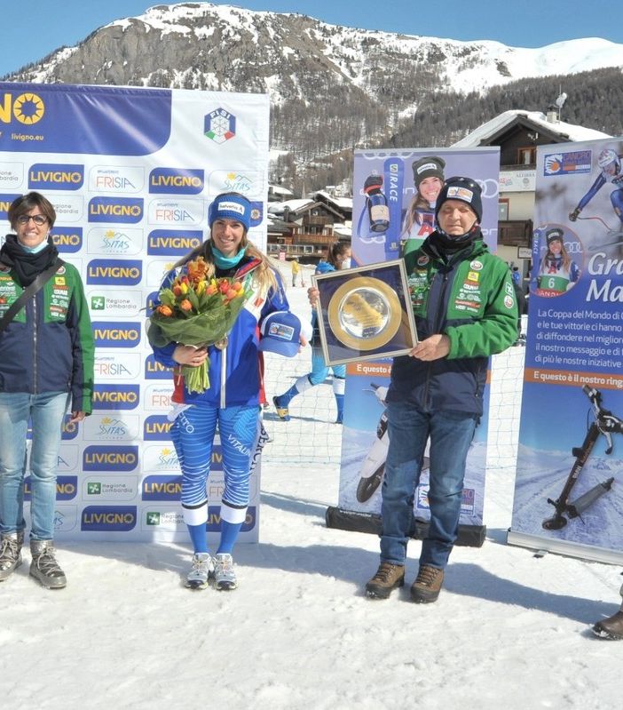 Cancro Primo Aiuto ha premiato la campionessa di sci Marta Bassino