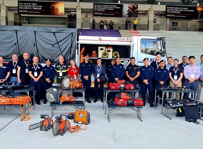 Il Vigile del fuoco Richard Bordoni (comando di Pavia) al meeting INSARAG dei Team Leader USAR a Singapore