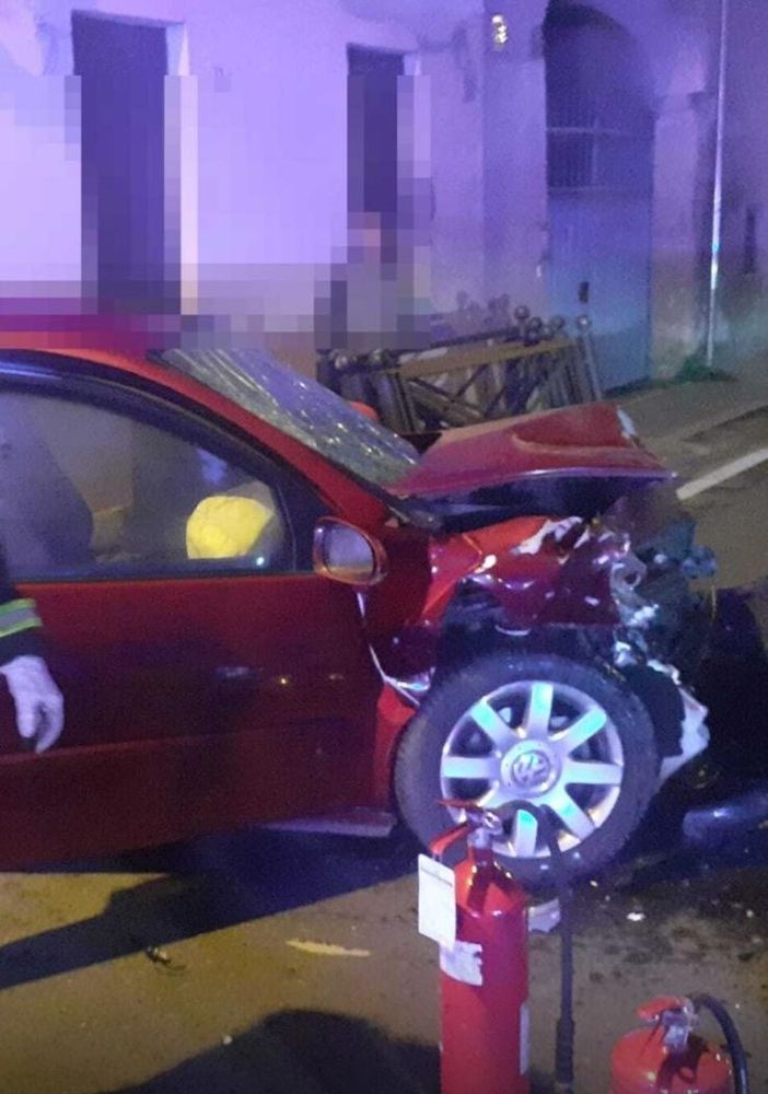 Una delle due auto coinvolte nell'incidente sulla SP 211
