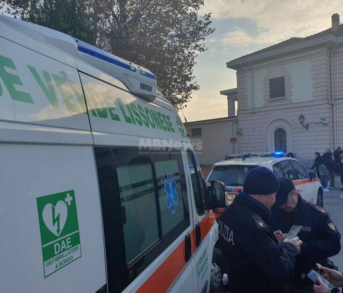 Ragazzino spinto sui binari per rubargli la felpa in Brianza: per due minorenni l’accusa è tentato omicidio