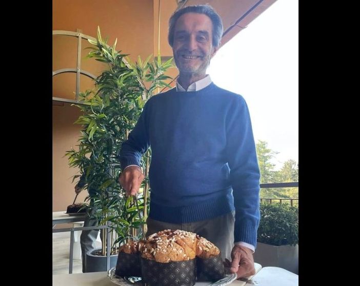 Fontana: «Forza Lombardia! Un pensiero speciale a volontari, medici e infermieri che anche oggi lavorano negli hub vaccinali»