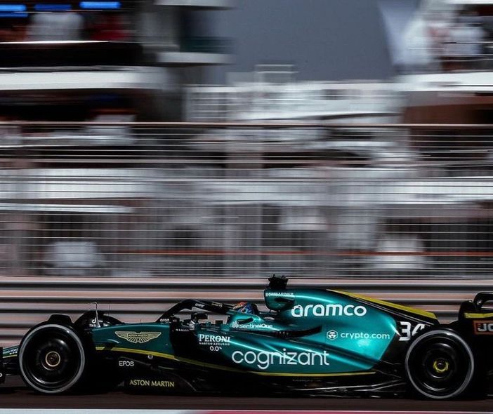 Foto ufficiale Aston Martin