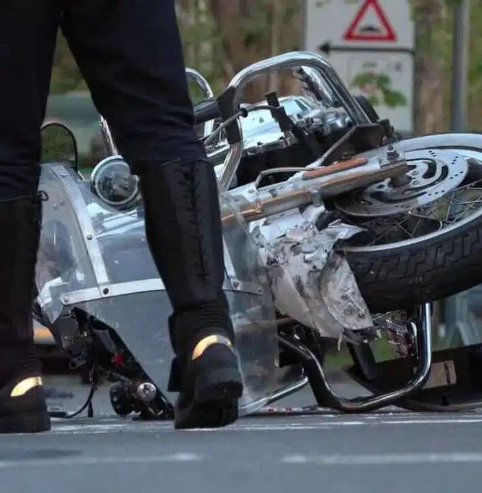 Scontro con navetta aeroporto, centauro 34enne muore a Milano