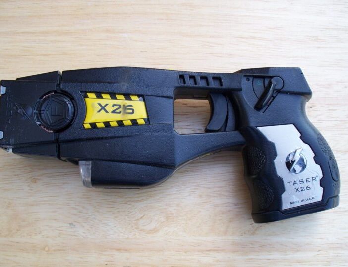 Via il taser a Pavia: protesta della UIL