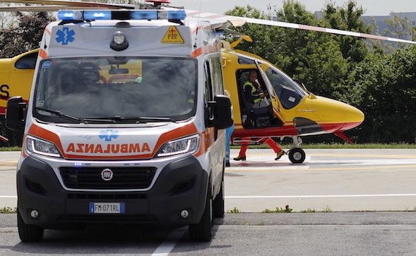 Tamponamento tra due moto: un morto sulla Statale dei Giovi nel Comasco