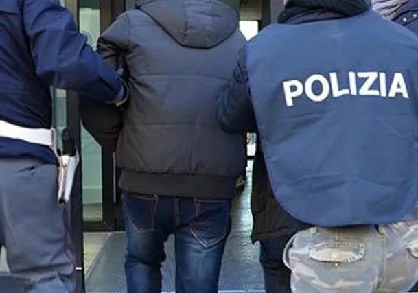 Novara: minaccia di morte la moglie, arrestato 52enne