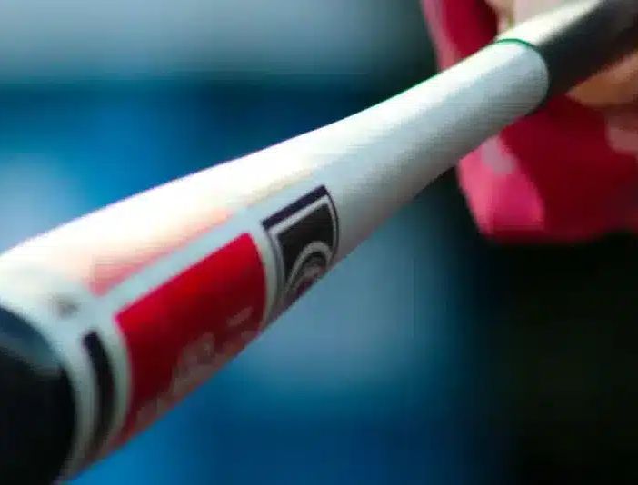 Peruviano picchiato selvaggiamente con mazze da baseball ad Abbiategrasso, misure per due minorenni