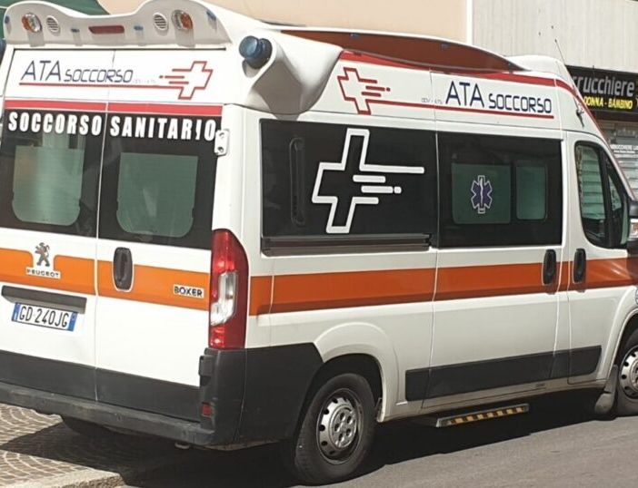 Abbiategrasso: studente aggredisce il professore che finisce al pronto soccorso in codice verde