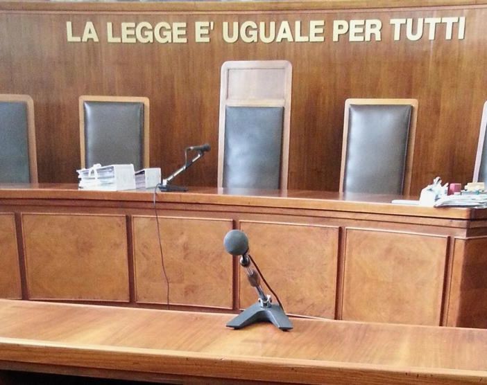 Busto: assolto per violenza sessuale, hostess ha reagito ad aggressione dopo 20 secondi: «Troppi»