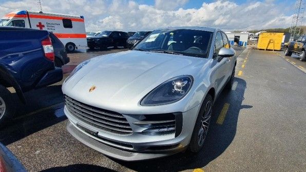 Smantellata una rete di furti di auto di lusso e mezzi da cantiere per oltre un milione: 17 arresti, misure cautelari anche a Pavia [FOTO e VIDEO]