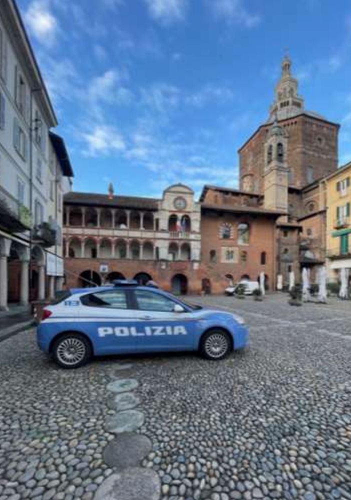Pavia: tentano furto in appartamento, in manette due ragazze