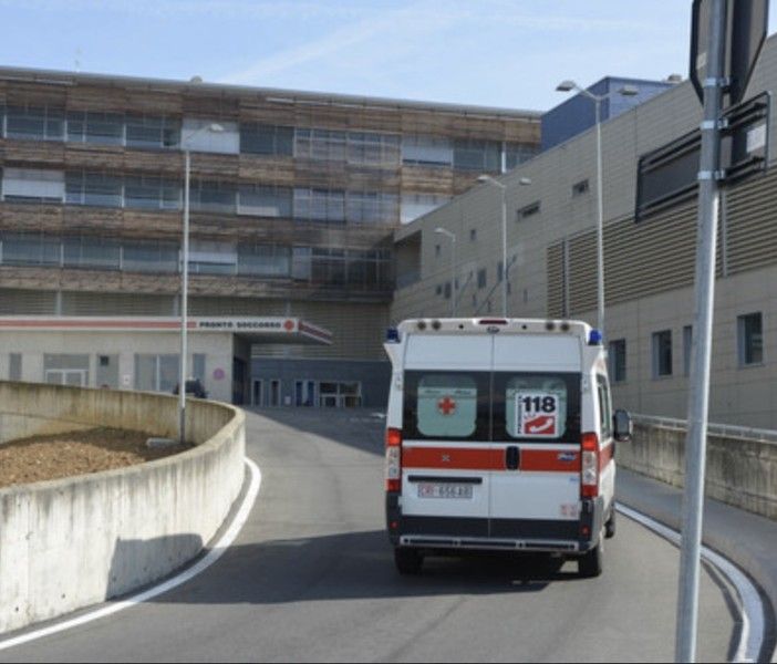 Malore sul posto di lavoro, grave un 61enne vercellese