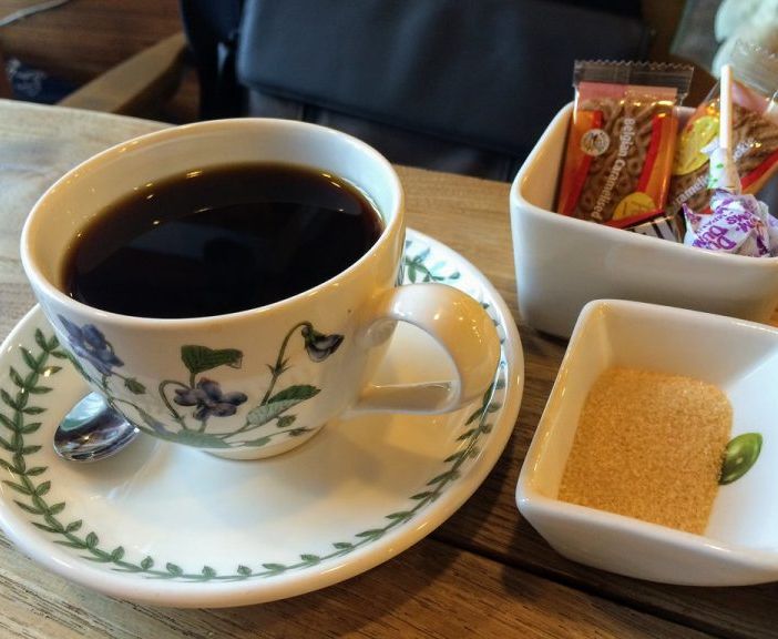 Pavia, caffè negato ad anziano disabile