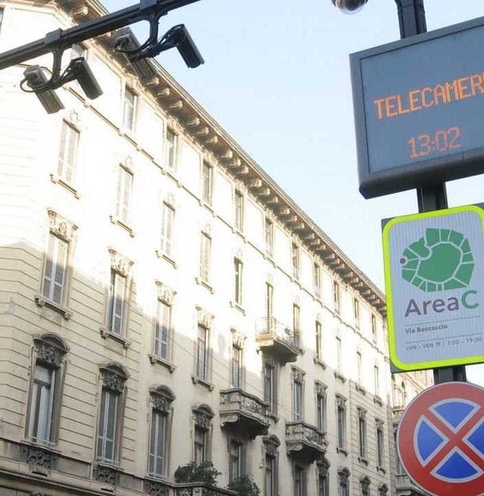 Milano, Area B: oggi si fa sul serio, stop a 483mila macchine