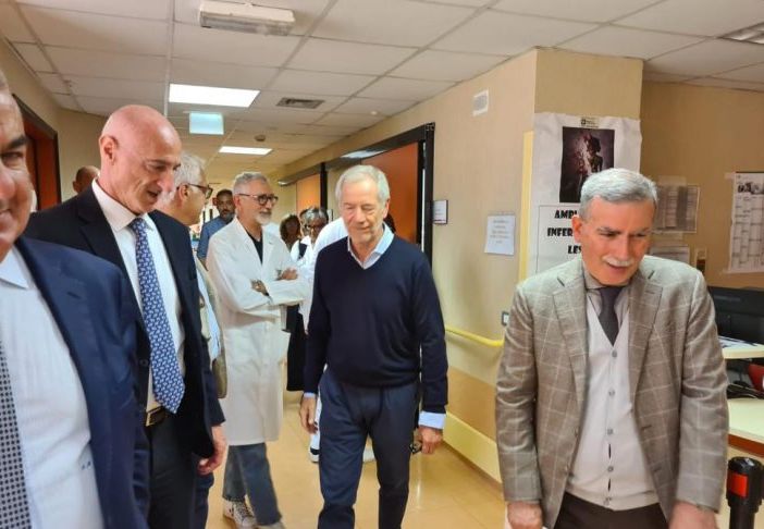 L’assessore regionale Bertolaso negli ospedali di Vigevano, Abbiategrasso e Magenta