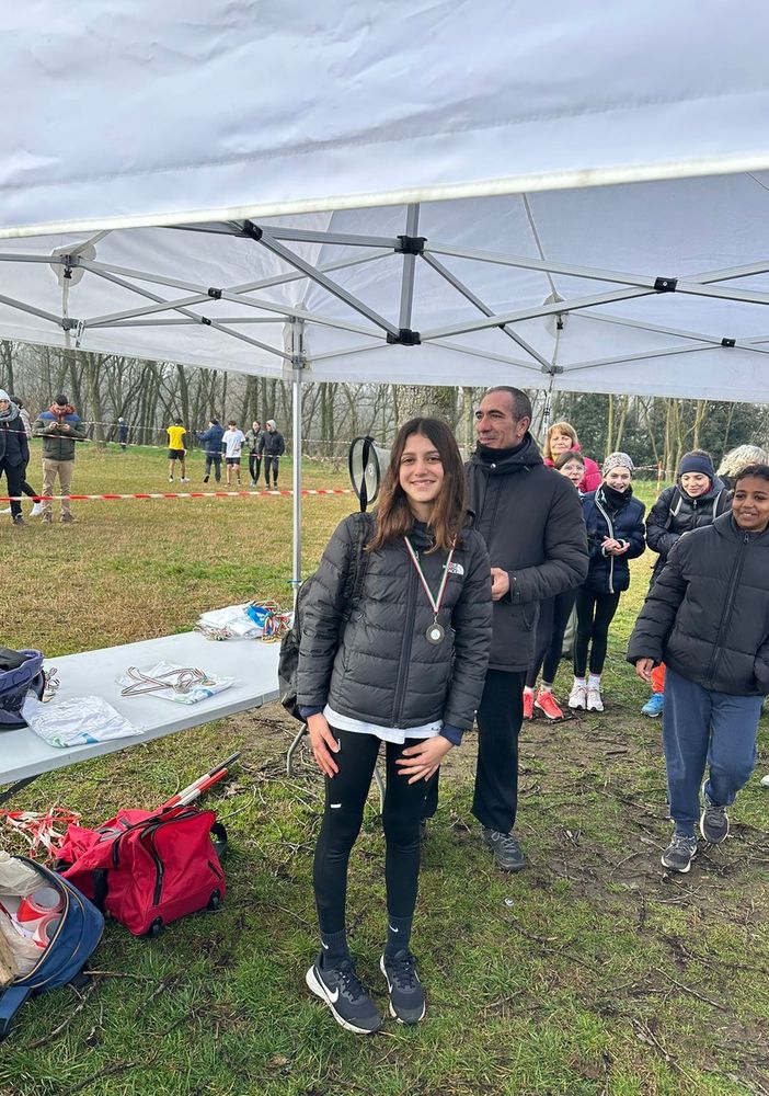 Vigevano, le cadette della scuola media Robecchi campionesse provinciali di corsa campestre