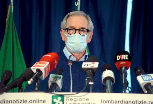 Bertolaso: &quot;Lombardia sta vaccinando bene, Aria non adatta a questo genere di prenotazioni&quot;