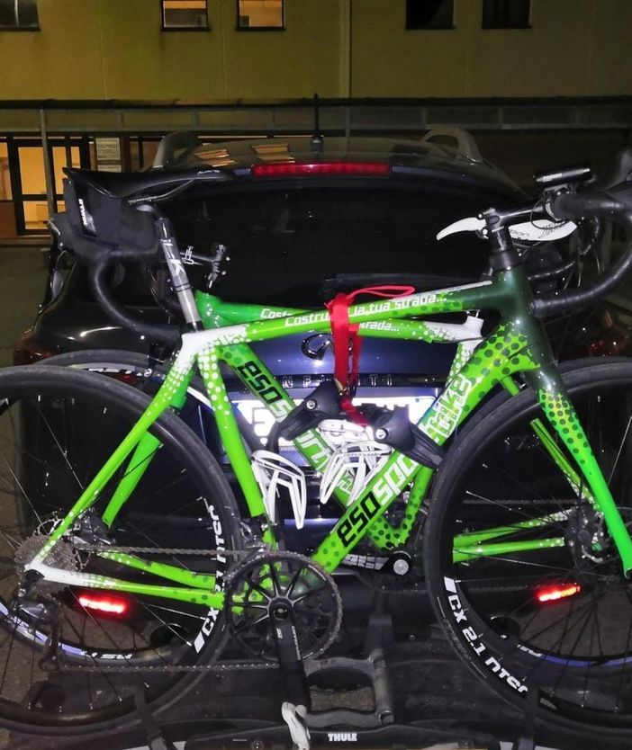 Pavia: tentano il furto di due biciclette da 10mila euro in stazione, fermate tre persone