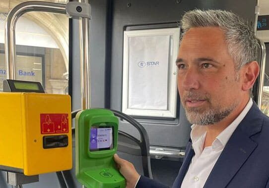 Lombardia, arriva il biglietto elettronico per mezzi pubblici