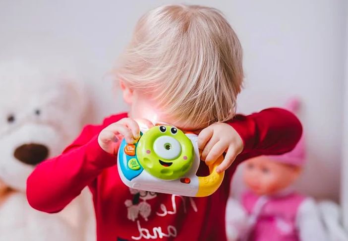 Milano-Pavia: calci e pugni a bimba di nove mesi, via al processo contro 28enne