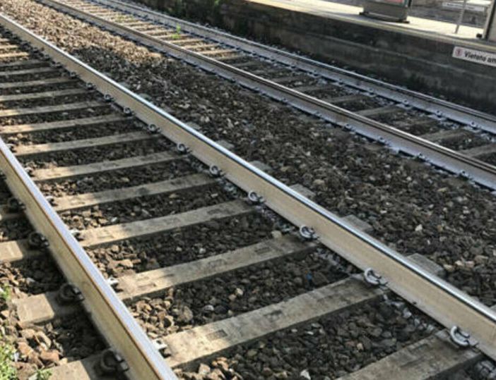 Abbiategrasso: tragedia sulla linea Milano-Mortara, uomo travolto dal treno