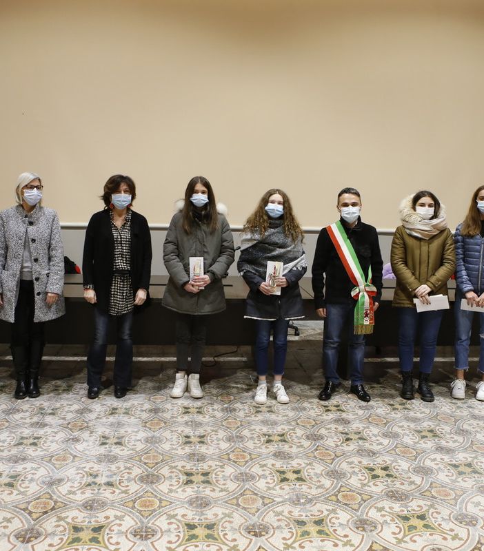 - (FOTONOTIZIA) -  Pieve del Cairo: consegnate quattro borse di studio