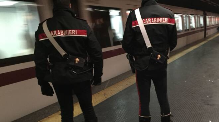 Mortara: si rifiuta di scendere dal treno senza biglietto, per un 27enne scatta la denuncia