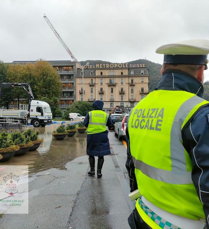 Esonda anche il lago di Como: 180 interventi dei vigili del fuoco in Lombardia