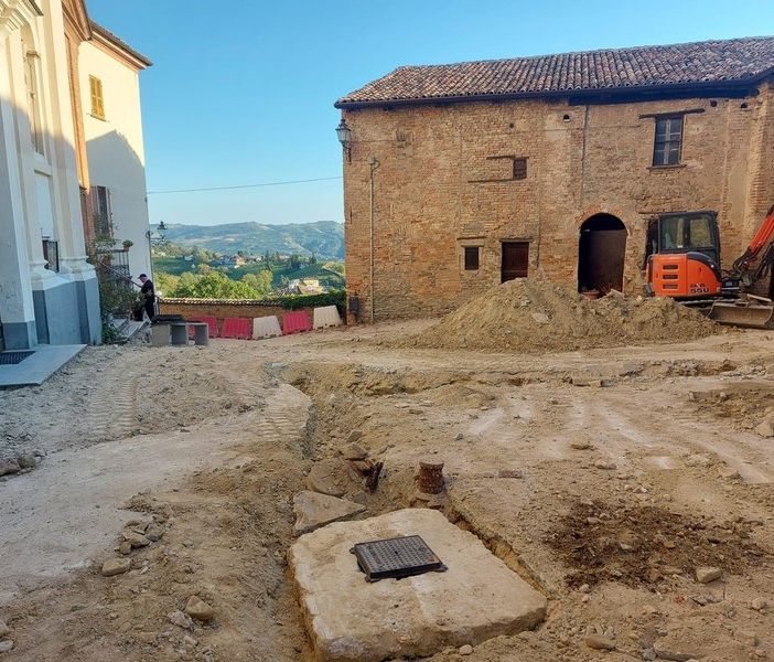 LA STORIA. Ilenia e Carlo, questo matrimonio s'ha da fare. Ma l'ostacolo al giorno più bello è un cantiere davanti alla chiesa