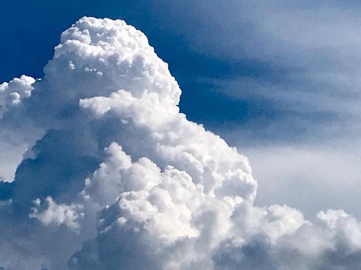 Stasera ancora rischio temporali e grandine. Domani crollo delle temperature: massime a 18 gradi
