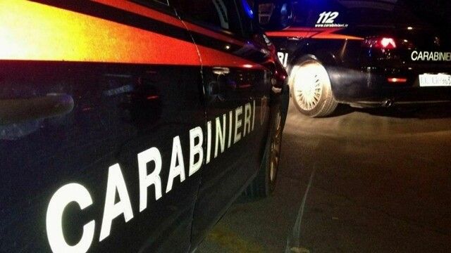 Gambolò: raid dei ladri in ditta, via con un autogru